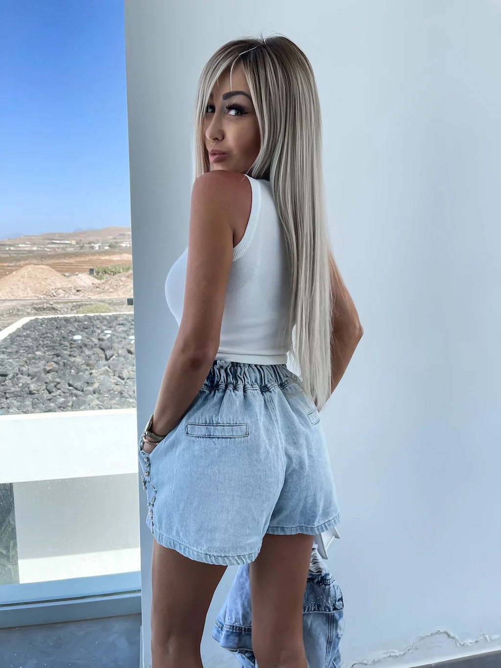 Amsoin Rhinestone Denim Shorts