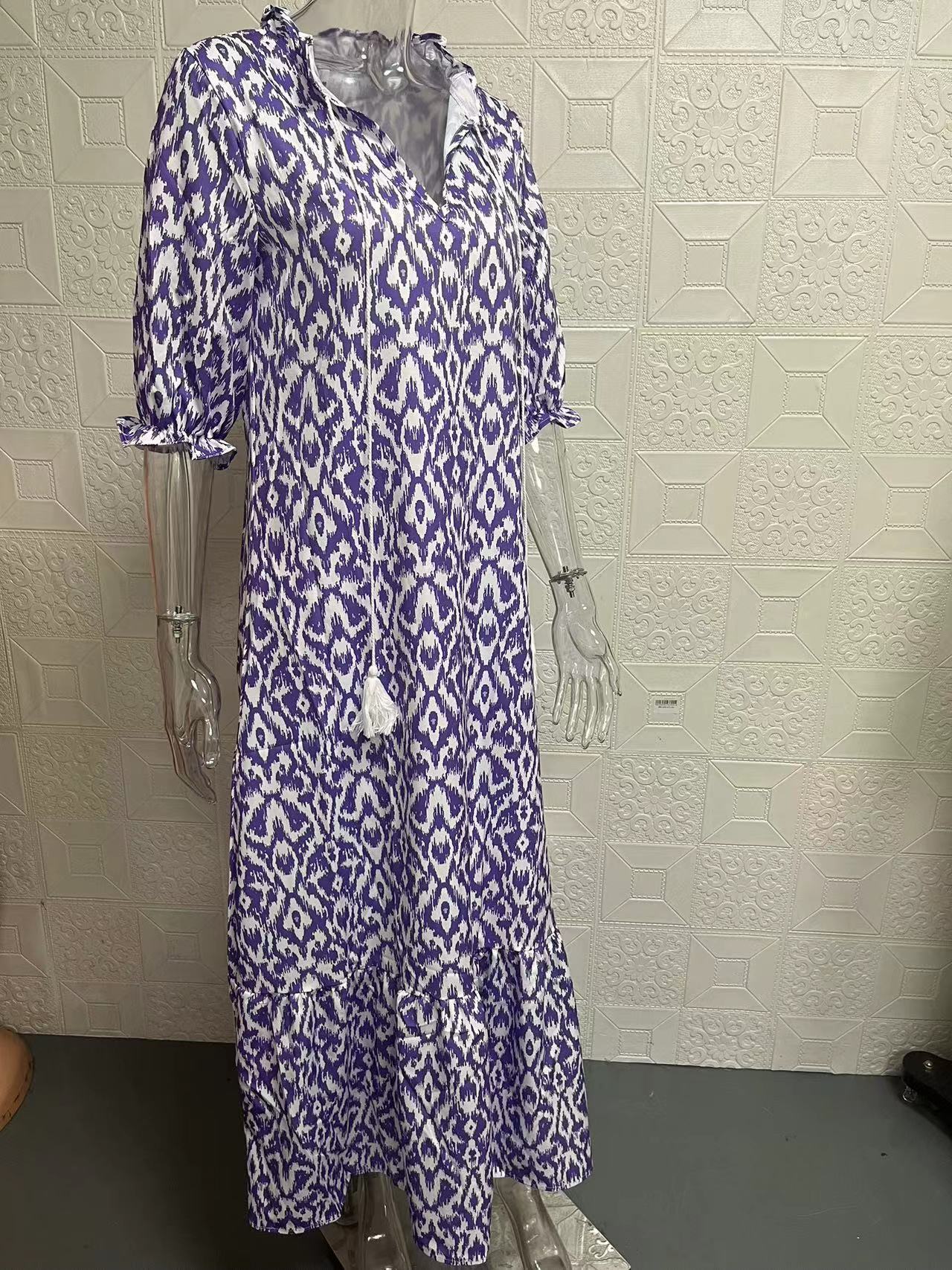 Amsoin Loose V-neck Printed Dress