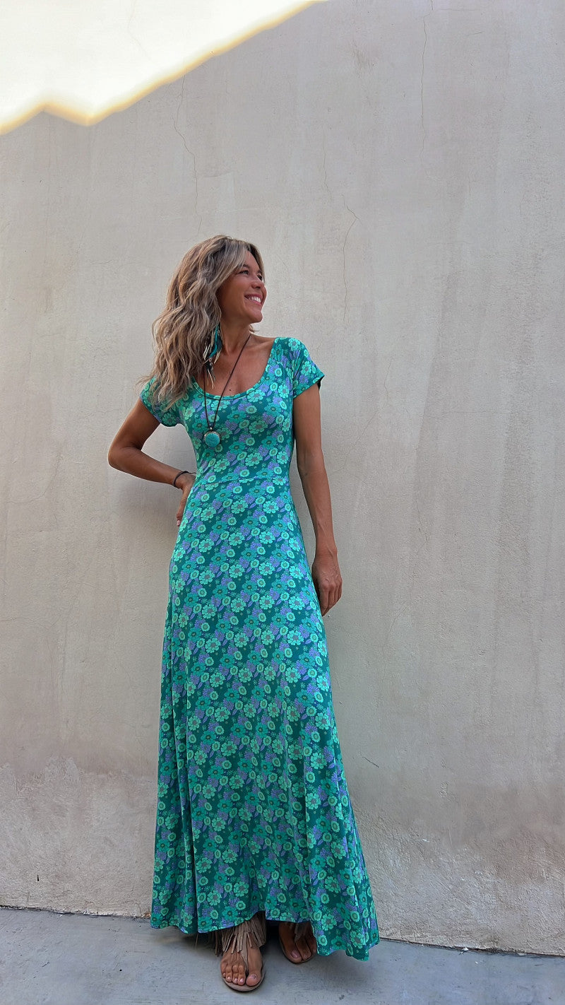 Amsoin Short-sleeved Reversible Long Hem Printed Dress