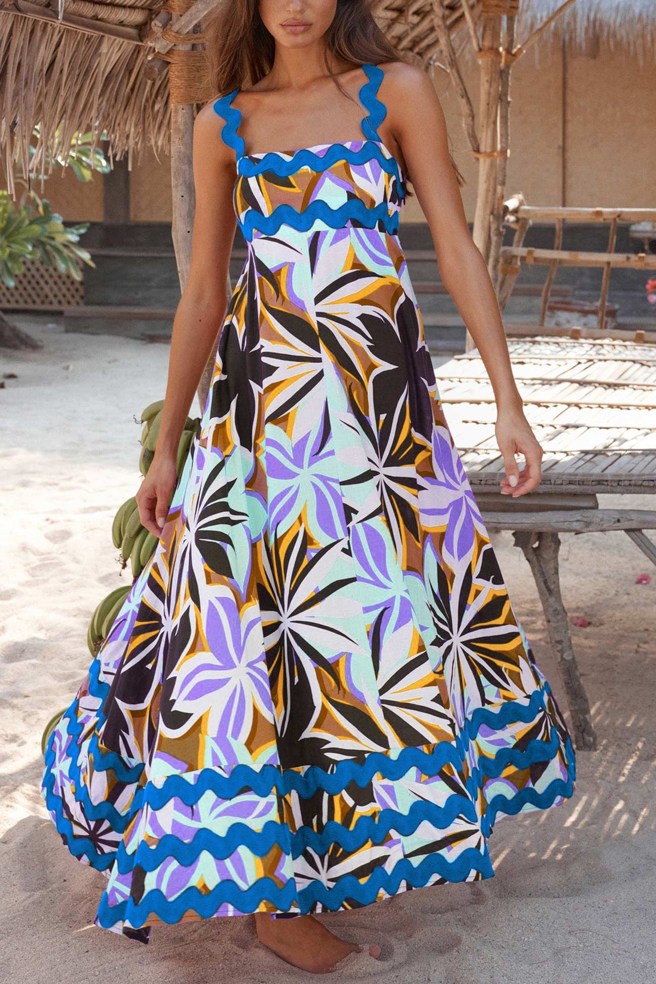 Amsoin Wavy Print Cami Dress