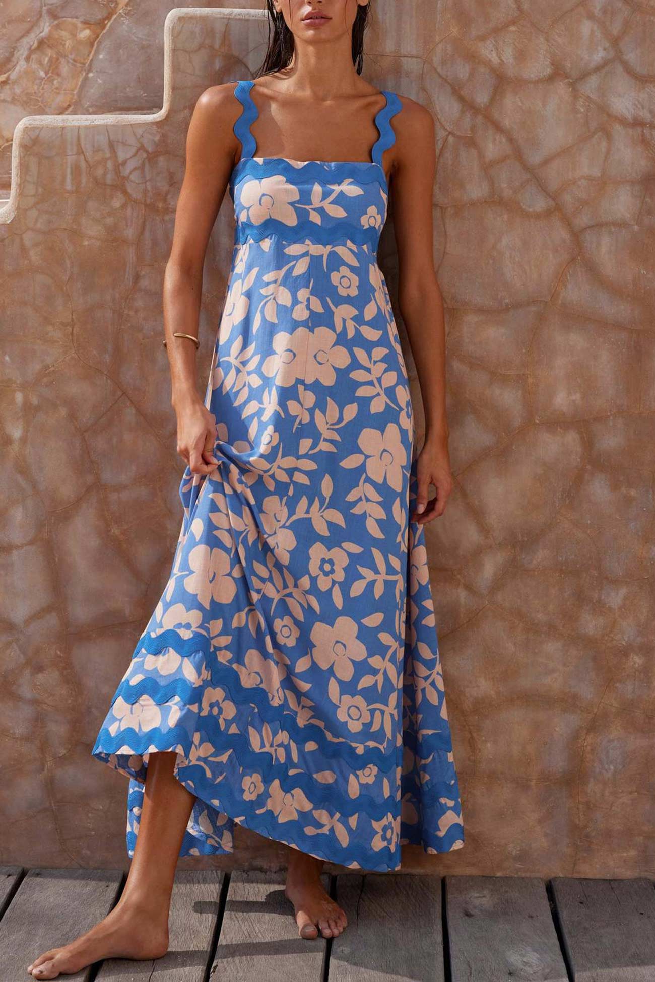 Amsoin Wavy Print Cami Dress