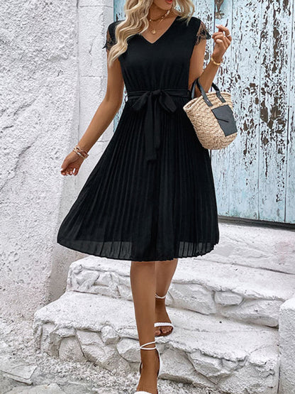 lace stitching solid color pleated dress kakaclo