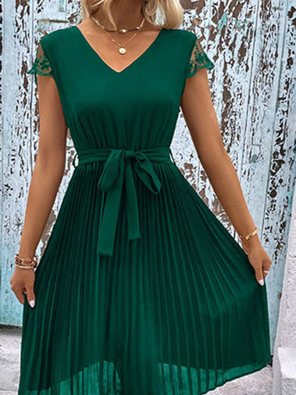 lace stitching solid color pleated dress kakaclo