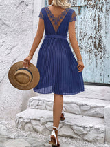 lace stitching solid color pleated dress kakaclo