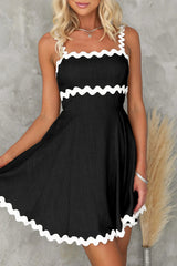 Amsoin Sweet Elegant Ripple Contrast Square Collar Sling Dress