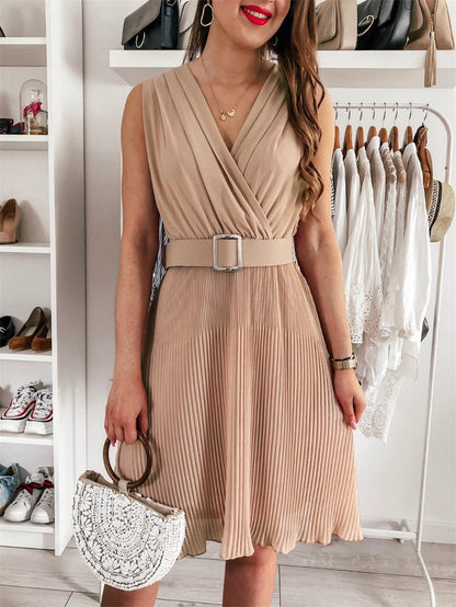 Amsoin V-Neck Pleated Sleeveless Dress