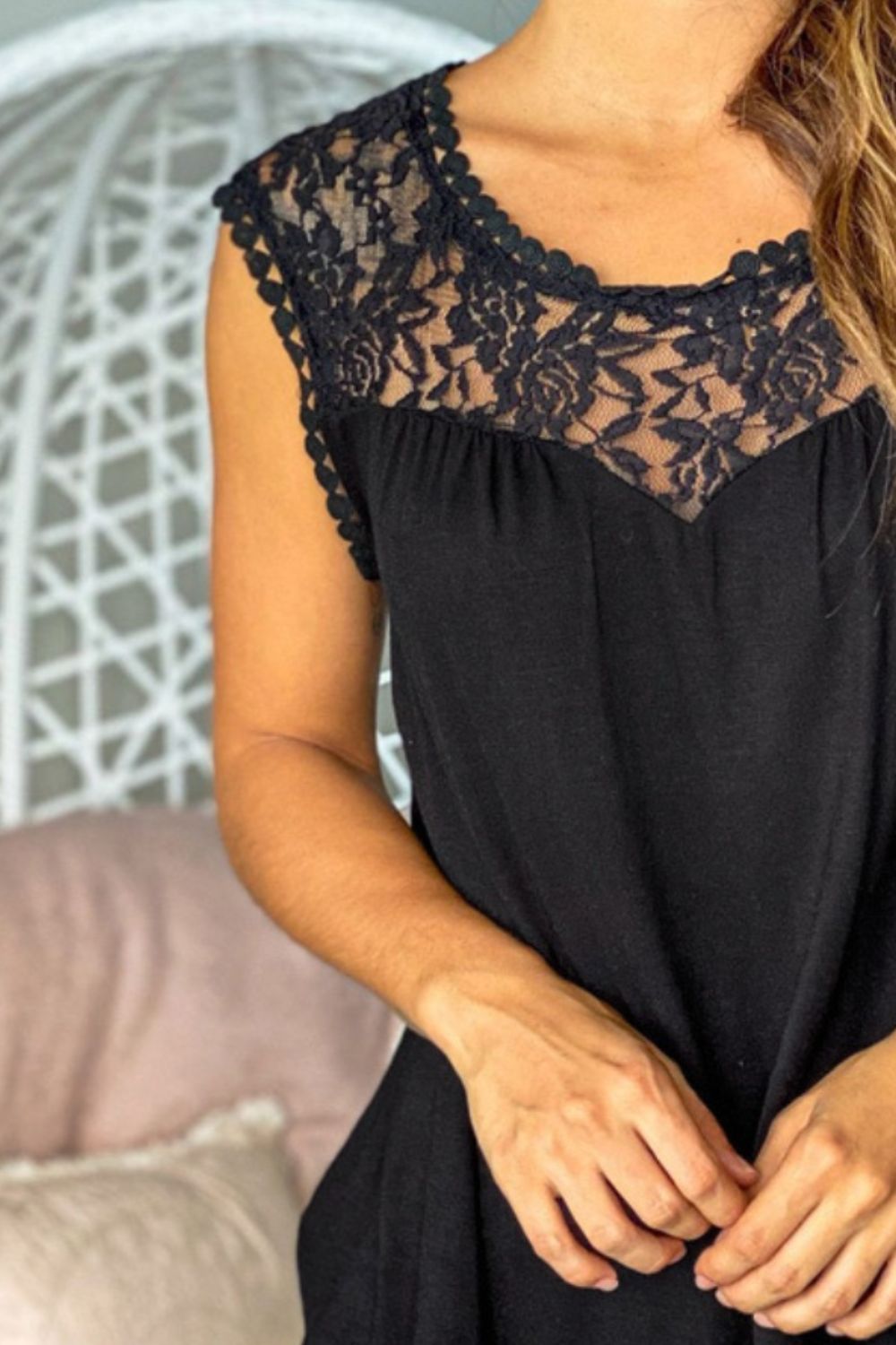 Amsoin Lace Round Neck Tank